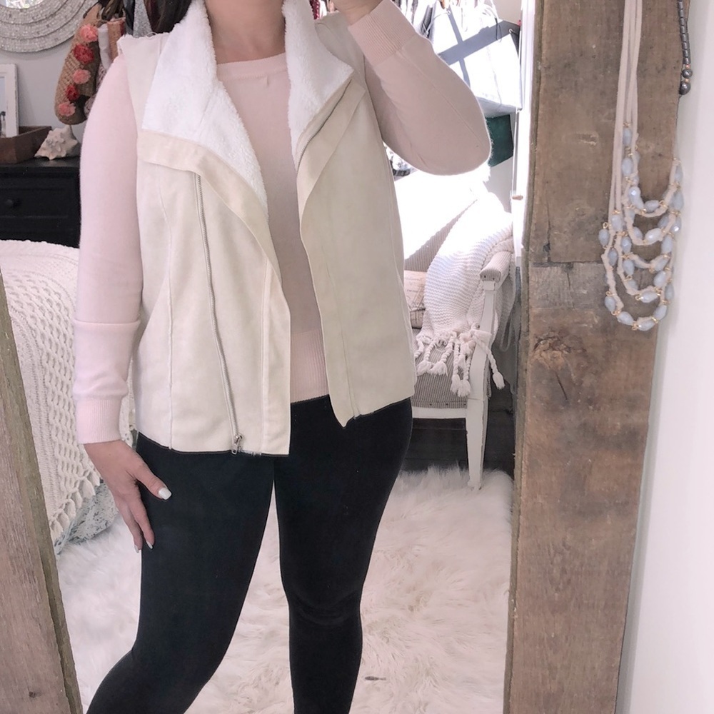SKIES ARE BLUE size medium ivory faux suede vest - Picture 2 of 11